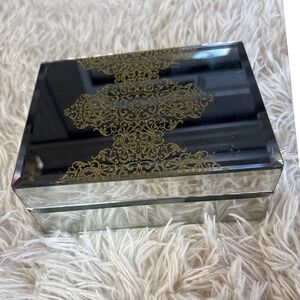 Tahari Beveled Mirrored Jewelry Box Decorative Trinket Gold Pattern‎